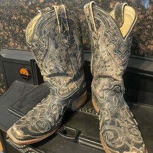 Corral Weathered Embroidered Western Cowboy Boots. 9m